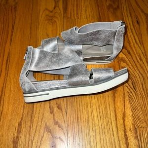 🌀Eileen Fisher silver sandals size 8 1/2 , zipper closure, worn once